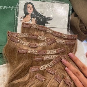BELLAMI dirty blonde clip ins 20”